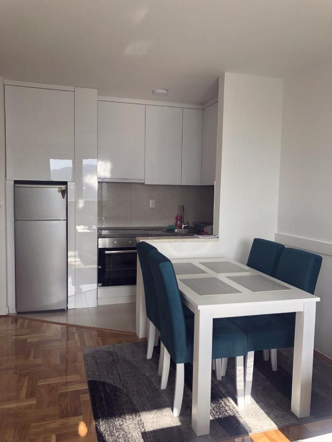 Apartman Victoria Lukavica Dış mekan fotoğraf