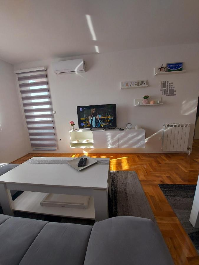 Apartman Victoria Lukavica Dış mekan fotoğraf