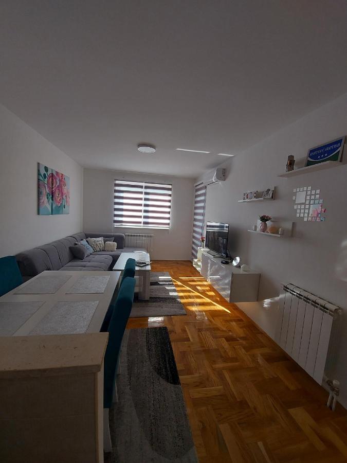 Apartman Victoria Lukavica Dış mekan fotoğraf